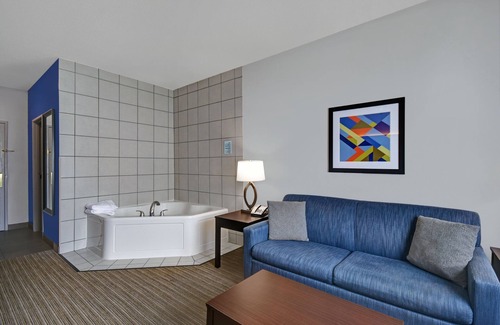 Adrian Hotel | Holiday Inn Express Adrian by IHG