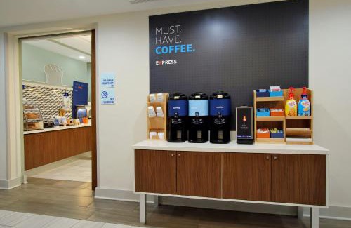 Triadelphia Hotel | Holiday Inn Express and Suites Wheeling by IHG