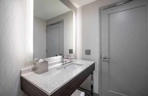 Quincy Hotel | Holiday Inn Express Boston South - Quincy by IHG