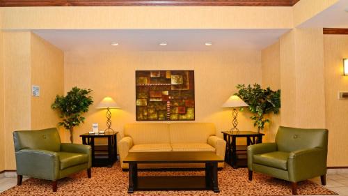 Fort Atkinson Hotel | Holiday Inn Express Hotel & Suites Fort Atkinson by IHG