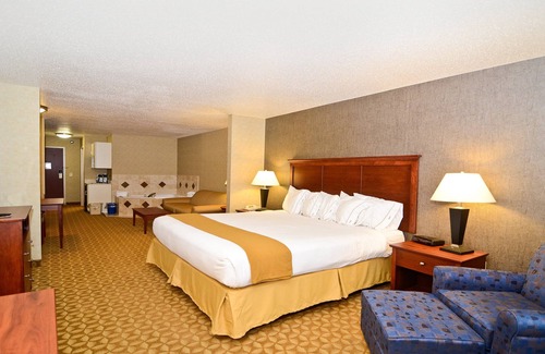 Fort Atkinson Hotel | Holiday Inn Express Hotel & Suites Fort Atkinson by IHG