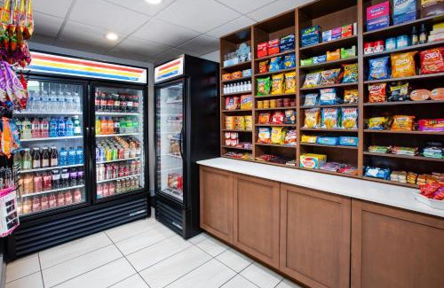 Auburn Hills Hotel | Holiday Inn Express Hotel & Suites Auburn Hills by IHG