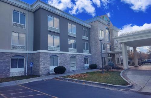 Idaho Falls Hotel | Holiday Inn Express Hotel & Suites Idaho Falls by IHG
