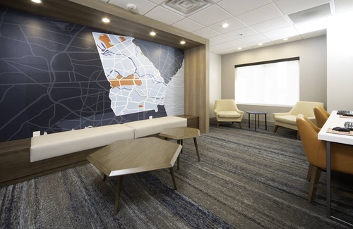 Suwanee Hotel | Holiday Inn Express Hotel & Suites Atlanta Johns Creek by IHG