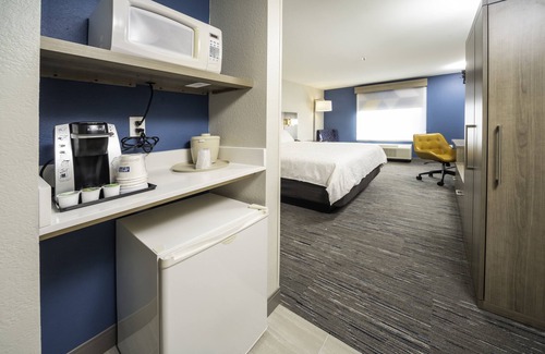 Suwanee Hotel | Holiday Inn Express Hotel & Suites Atlanta Johns Creek by IHG