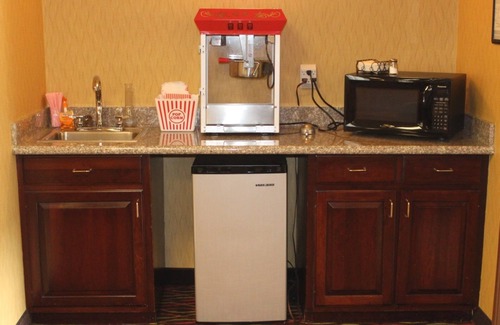 Houghton Hotel | Holiday Inn Express Houghton-Keweenaw by IHG