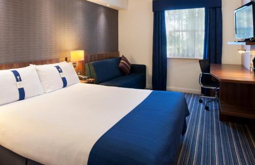 Woodlesford Hotel | Holiday Inn Express Leeds-East by IHG