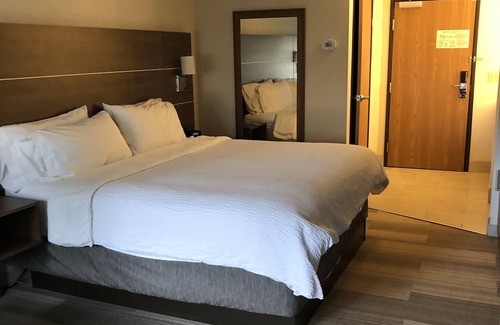 Mount Vernon Hotel | Holiday Inn Express Mt Vernon by IHG