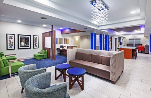 Little Woods Hotel | Holiday Inn Express New Orleans East by IHG