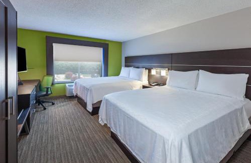 Little Woods Hotel | Holiday Inn Express New Orleans East by IHG