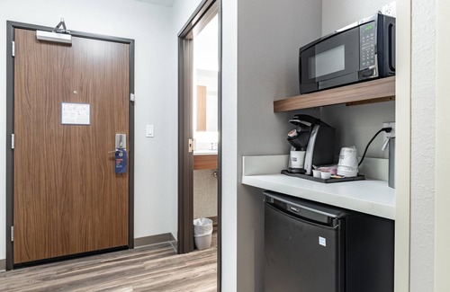 Moundsville Hotel | Holiday Inn Express & Suites Moundsville by IHG