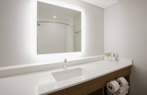 Golden Valley Hotel | Holiday Inn Express Minneapolis - Golden Valley by IHG