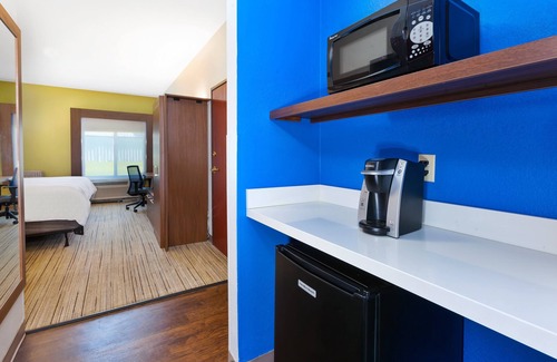 Three Rivers Hotel | Holiday Inn Express & Suites Three Rivers by IHG