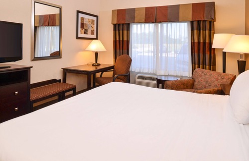 Triadelphia Hotel | Holiday Inn Express & Suites Wheeling by IHG
