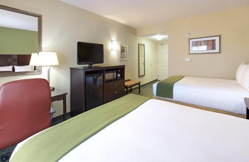 Covington Hotel | Holiday Inn Express & Suites Covington by IHG