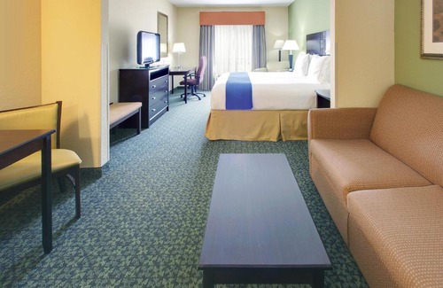 Covington Hotel | Holiday Inn Express & Suites Covington by IHG