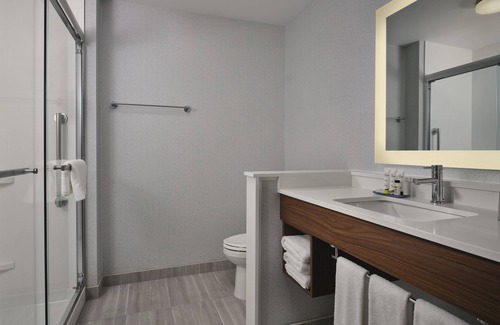 Fox Valley Hotel | Holiday Inn Express & Suites Lockport by IHG