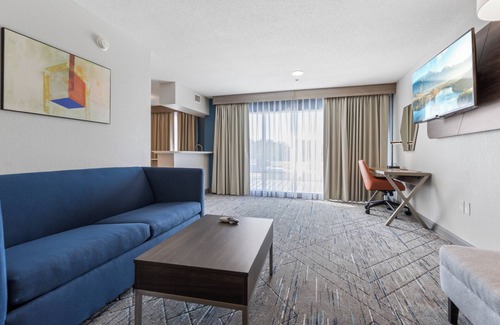 Starkville Hotel | Holiday Inn Express & Suites Starkville by IHG