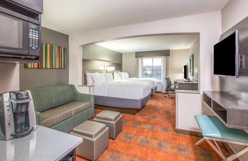 Shawnee Hotel | Holiday Inn Express & Suites Shawnee-Kansas City West by IHG