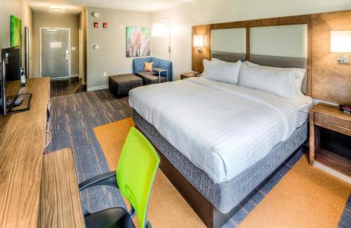 Westlake Hotel | Holiday Inn Express & Suites Cleveland/Westlake by IHG
