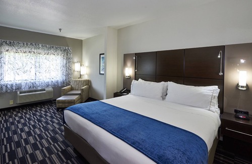 Pelham Hotel | Holiday Inn Express & Suites Birmingham South - Pelham by IHG