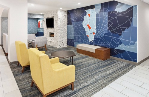 Pekin Hotel | Holiday Inn Express & Suites Pekin (Peoria Area) by IHG