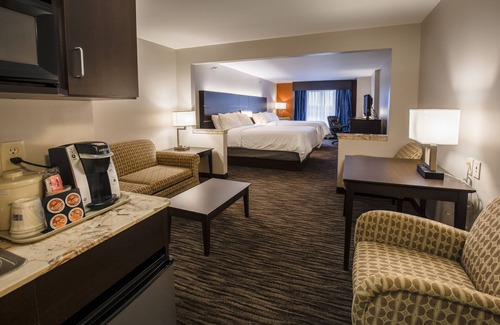 Brandon Hotel | Holiday Inn Express & Suites Brandon by IHG