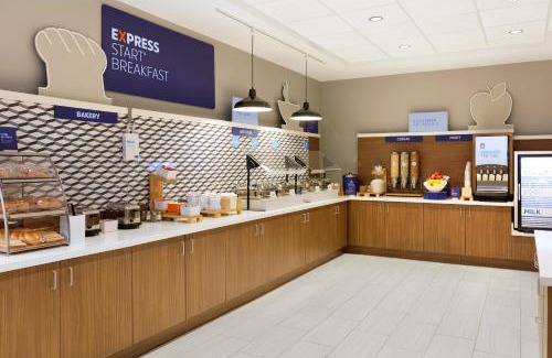 Elgin Hotel | Holiday Inn Express & Suites Elgin - Chicago Northwest