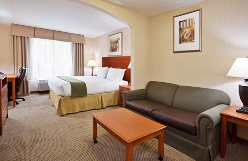 Howell Hotel | Holiday Inn Express & Suites Howell by IHG