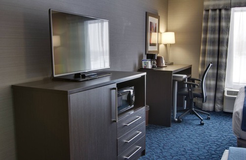 Sidney Hotel | Holiday Inn Express & Suites Sidney by IHG