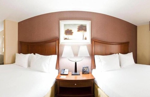 Willows Hotel | Holiday Inn Express & Suites Willows by IHG