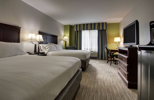 Middleborough Hotel | Holiday Inn Express Hotel & Suites Middleboro Raynham by IHG