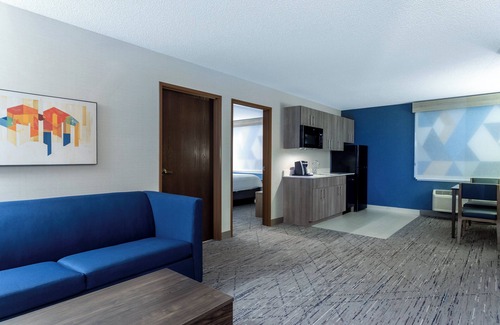 White Bear Lake Hotel | Holiday Inn Express & Suites Vadnais Heights by IHG