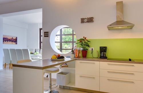 Fazana Villa | Villa in Fazana, familienfreundlich, am Meer, beheizter Pool, bis 9 Personen