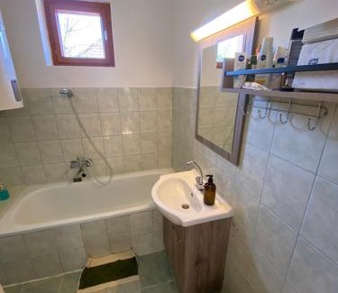 Komloska Haus | Hollós-patak Vendégház