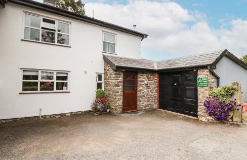 Howey Haus | Holly Farm Cottage