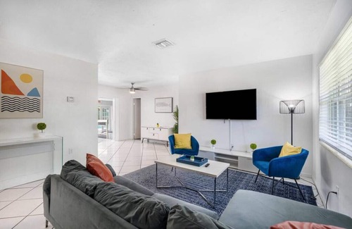 West Hollywood Haus | Hollywood Glamour & Comfort