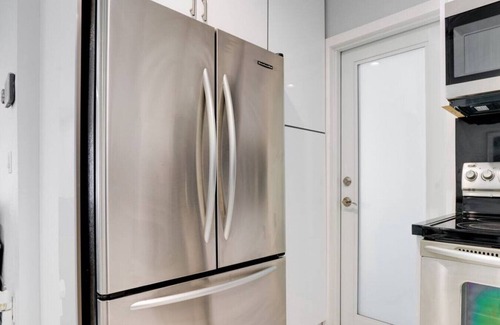 Boulevard Heights Haus | Hollywood Home w/ Pool, Jacuzzi, BBQ, & Pool Table