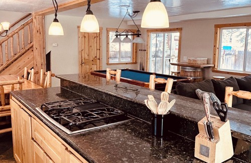 Bijou Park Haus | Niedrigere Preise! Luxury Home 1 Meile vom See, Casino und Skifahren