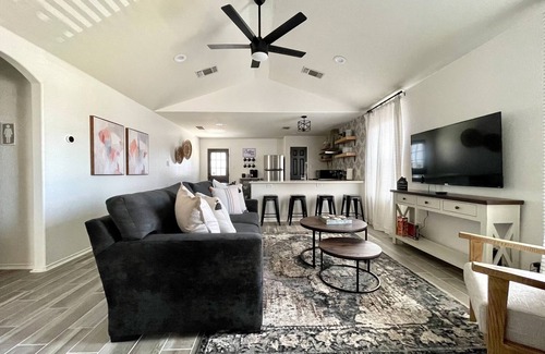 Southside Haus | Comfy&Cozy Home Close to Lackland AFB 7min & SeaWorld
