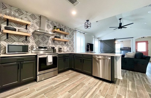 Southside Haus | Comfy&Cozy Home Close to Lackland AFB 7min & SeaWorld