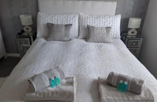 Rochford Haus | HOME from HOME GUEST HOUSE