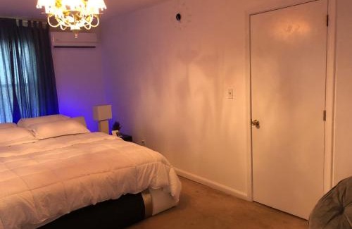 Downtown Wohnung | Home in Hampton.