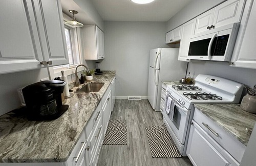 Mentor-on-the-Lake Haus | Home in Mentor on the Lake