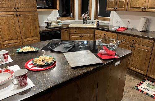 Wisconsin Rapids Haus | Home in quiet friendly neighborhood near the river, parks and walking trails