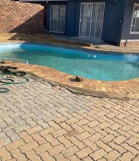 Greater Johannesburg Metropolitan Area Haus | Home in Suideoord, Jhb south