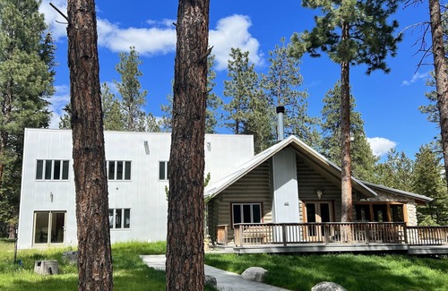 Victor Haus | Home in the Bitterroots