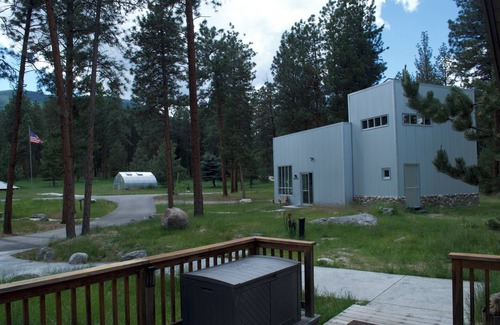 Victor Haus | Home in the Bitterroots