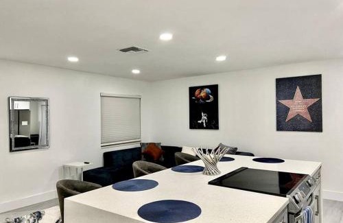 West Palm Beach Haus | Home in West Palm Beach, FL -Ware