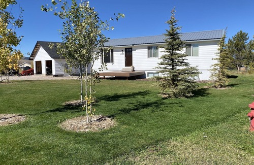 Afton Haus | Home Near Epic Snowmobiling Site! Peaceful, luxury home in Smoot WY, Sleeps 12!